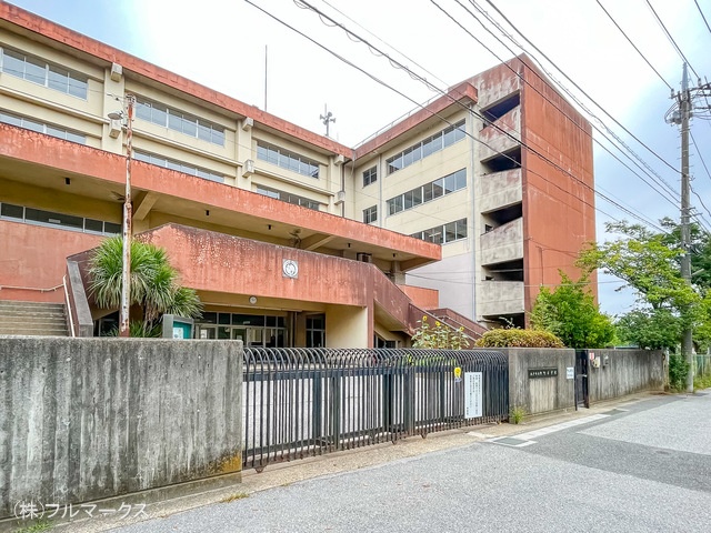 松戸市立旭町小学校　距離６５０ｍ