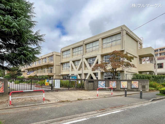 松戸市立常盤平第二小学校　距離２３０ｍ