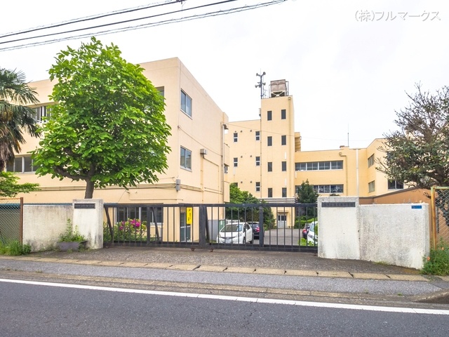 柏市立酒井根中学校　距離１３００ｍ