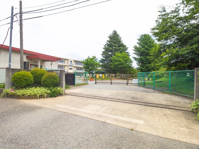 柏市立柏第六小学校　距離９９０ｍ