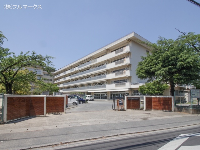 松戸市立和名ケ谷小学校　距離１５９０ｍ