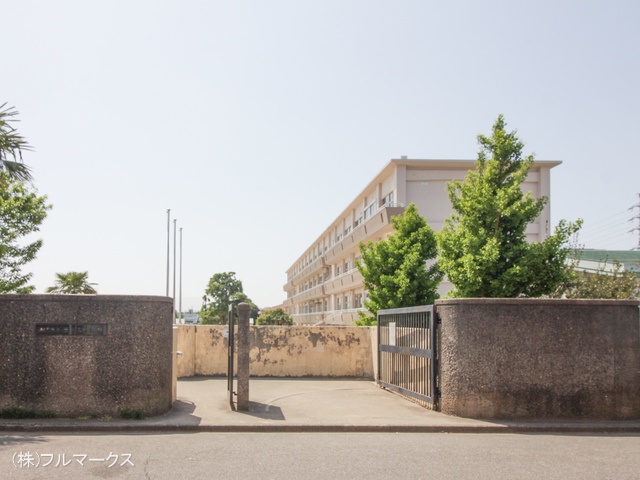 松戸市立栗ケ沢中学校　距離７５０ｍ