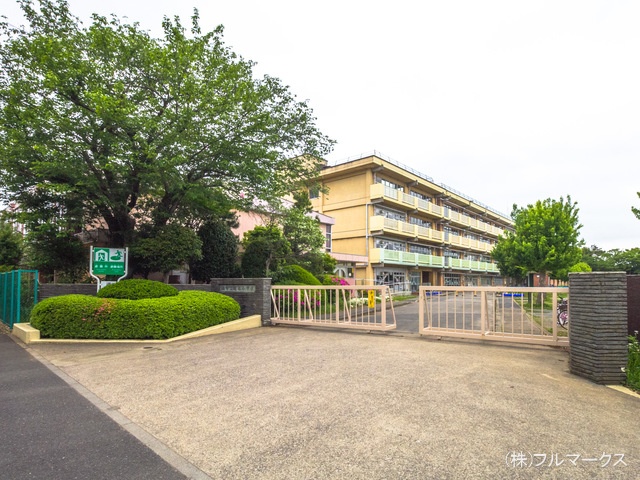 柏市立逆井小学校　距離１１００ｍ