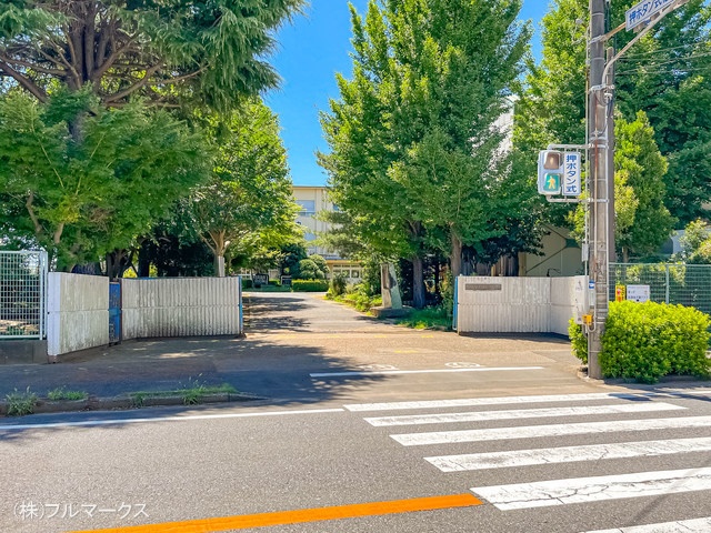 松戸市立栗ケ沢小学校　距離８５０ｍ