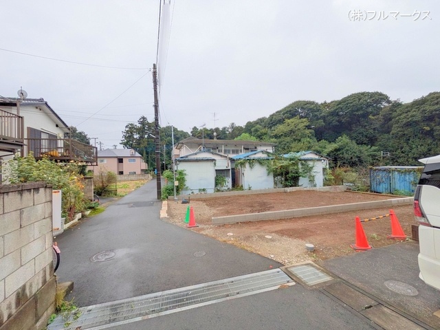 前面道路含む現地写真(2024年10月撮影)