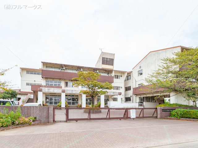 松戸市立新松戸西小学校　距離１７８０ｍ