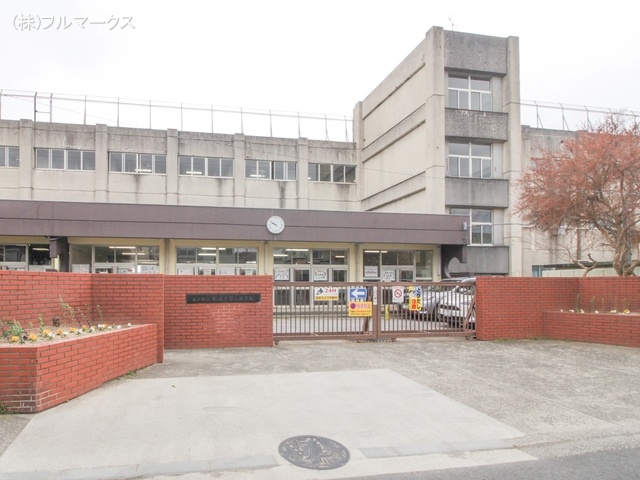 松戸市立松飛台第二小学校　距離４００ｍ